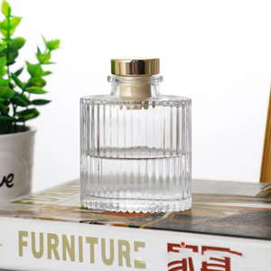 Bouteilles <span class=keywords><strong>de</strong></span> parfum en verre en gros avec bouchon en bois, couvercle en liège, pompe pulvérisatrice, sérigraphie 100/200ml pour parfums, aromathérapie et huiles essentielles - Product Image 4