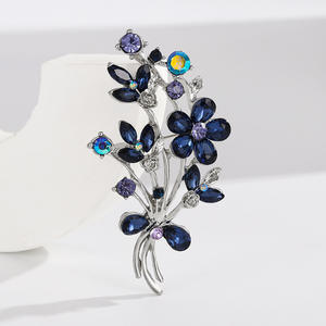 เข็มกลัดชุบทองอัลลอยด์ดีไซน์ดอกกุหลาบสีชมพู สำหรับงานแต่งงาน งานหมั้น ของขวัญสำหรับผู้ชายและผู้หญิง - Product Image 3