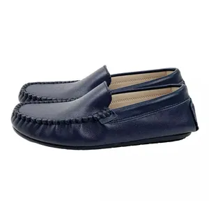 Ultimi bambini ragazzo e ragazza mocassini mocassini per bambini morbidi scarpe Casual da barca piselli scarpe nere in pelle per bambini - Product Image 1