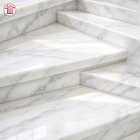 Museau d'Art Islamique du Qatar, dalle de marbre blanc hautement polie, escalier en spirale, main courante en marbre, pilier en marbre, décoration intérieure de musée
