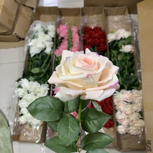 ورود صناعية K-0145 بملمس طبيعي - زهور اصطناعية تبدو حقيقية لديكور المنزل وتزيين طاولات حفلات الزفاف - Product Image 5