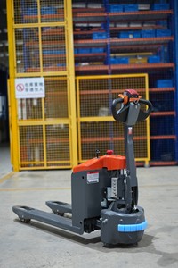 รถยกพาเลทไฟฟ้า 2000 กก. แบตเตอรี่ตะกั่ว-กรด 48V ยางตัน สำหรับใช้งานภายในอาคาร โรงงานผลิต - Product Image 6