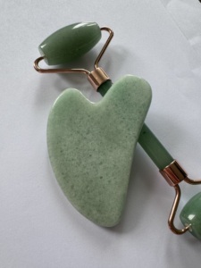 Factory Oem Masajeador de piel Naturaleza Corazón Piedra Cara Guasha Verde Jade Guasha Raspado Herramienta de masaje Aventurina Jade Guasha - Product Image 4