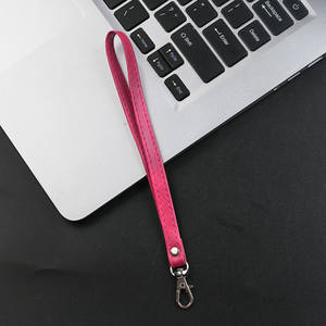 Dragonne courte universelle en cuir de veau pour téléphone portable, bracelet professionnel en cuir de couleur unie avec porte-clés métallique - Product Image 6