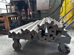 Herramientas de moldes de máquina <span class=keywords><strong>dobladora</strong></span> de chapa resistente para estándares alemanes/<span class=keywords><strong>Trumpf</strong></span>/LVD/wila - Product Image 6