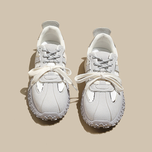 Nouvelles baskets tendance pour femmes à semelle épaisse, <span class=keywords><strong>chaussures</strong></span> de sport et de jogging basses pour l'extérieur, design original avec talon compensé - Product Image 1