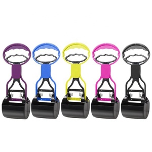 Cuillère à <span class=keywords><strong>crottes</strong></span> pour <span class=keywords><strong>chiens</strong></span> écologique de luxe en gros d'usine Cueilleur de <span class=keywords><strong>crottes</strong></span> portable pour animaux de compagnie avec <span class=keywords><strong>pince</strong></span> à déchets en plastique durable - Product Image 2
