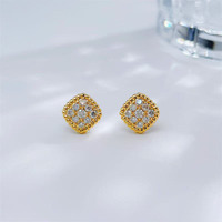 Orecchini a lobo da donna in oro giallo 18K con diamanti coltivati in laboratorio, moissanite e ear cuff