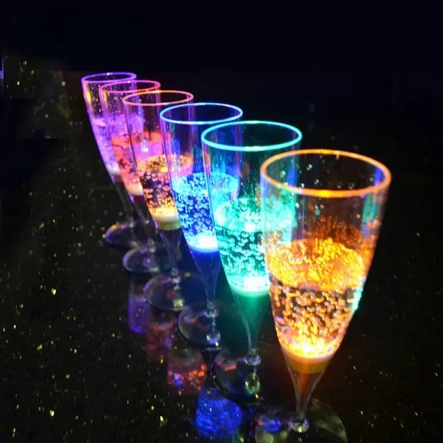 Vidrio intermitente LED vidrio ligero champán flauta cóctel KTV bar fiesta plástico cóctel alto