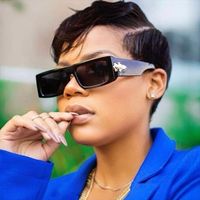 Nouvelles arrivées Lunettes de soleil rétro de luxe pour femmes avec logo personnalisé Petites lunettes de soleil carrées classiques