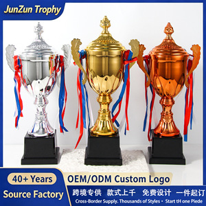 Trofeos Metálicos Golden Palace en Oro, Plata y Bronce de 1.5 kg, Artículos de Premiación con Impresión de Logotipo para Eventos Escolares, Deportivos y Empresariales - Product Image 5