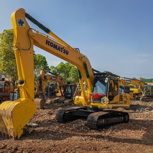 Excavadora de cadenas Komatsu PC220-8 usada en oferta, 22 toneladas, original de Japón, excavadora mediana con motor diésel Komatsu SAA6D107E - Product Image 2