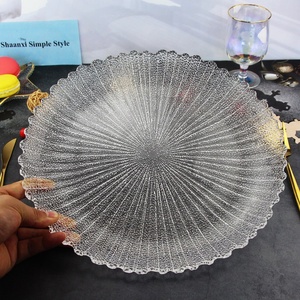 2024 vente en gros d'accessoires de cuisine en vrac verre clair <span class=keywords><strong>pas</strong></span> <span class=keywords><strong>cher</strong></span> sous les assiettes assiettes de chargeur transparentes mariage <span class=keywords><strong>assiette</strong></span> élégante - Product Image 3