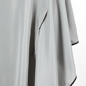 Tablier de salon professionnel personnalisé avec logo, en polyester imperméable, anti-décoloration, pour <span class=keywords><strong>coiffeur</strong></span>, cape de coiffure avec trous pour les bras - Product Image 4