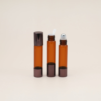 Bouteille à bille roulante vide ambre 2-en-1 Emballage à double extrémité pour parfums Huiles essentielles ou huiles corporelles uniques Tubes en plastique