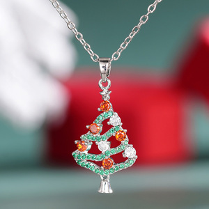 Collana con ciondolo albero di Natale in argento 925 con strass di cristallo per regalo, catena a maglia box in stile carino unisex - Product Image 1