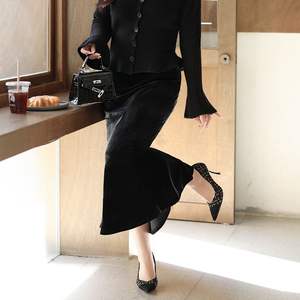 Falda Midi de Terciopelo Runqi, Cintura Alta, Corte Ajustado, Estilo Cola de Pez, N8791, Talla Grande, Otoño Invierno, Color Negro Sólido para Mujer - Product Image 2