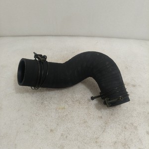 Tuyau de refroidissement Hyundai Radiator Downpipe 1BQ7-40490 pour excavatrice 275-9T - Product Image 1