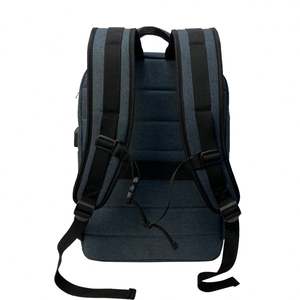 Sac à dos professionnel pour femme, conçu sur mesure, avec port de chargement USB et organisateur multi-poches pour le voyage, fabriqué par une marque premium - Product Image 3