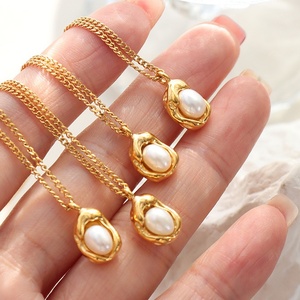 Collana con Ciondolo di Perle d'Acqua Dolce Naturali, Tendenza Retrò, Antiossidante, in Acciaio Inossidabile, Gioielli alla Moda - Product Image 4