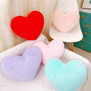 Almohada en forma de corazón amorosa de felpa al por mayor cojín en forma de corazón súper suave para almohadas de cojín de San Valentín - Product Image 3