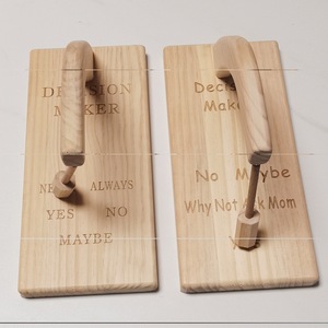 Décor de bureau minimaliste en bois : Pendule de décision en pin, accessoire pour la maison et le bureau, cadeau d'anniversaire - Product Image 1