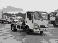 Camion à benne basculante ISUZU 4X2 ELF 5-10m³ avec fonction de compactage, camion chargeur hydraulique pour la collecte des déchets