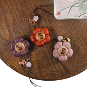 Pendentif Fleur en Bois de Palissandre Money Spend, Breloque en Bois pour Cadeau, Accessoire Unisexe - Product Image 5