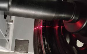 Equipo de Alineación de Ruedas con Pantalla Digital de Diseño Único, 220V, Resistente al Desgaste, de Alta Velocidad, para Balanceo de Neumáticos de Camión - Product Image 3