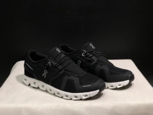 <span class=keywords><strong>Chaussures</strong></span> de course sur les nuages Style 5, <span class=keywords><strong>chaussures</strong></span> de sport respirantes en mesh pour hommes et femmes, <span class=keywords><strong>chaussures</strong></span> décontractées de mode pour la salle de sport et la marche - Product Image 2