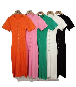 Vestido de verano europeo-americano informal para mujer, maxi, con cuello, manga corta, estilo temperamental, tejido, con lazo, estampado, corte en A y abertura. - Product Image 4