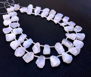 Pierre de lune arc-en-ciel merveilleuse naturelle 20 pièces côté percé rugueux véritable pierre de feu bleue non traitée brute en gros - Product Image 4