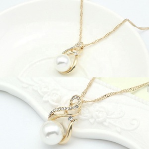 Set di Gioielli in Acciaio Inossidabile alla Moda con <span class=keywords><strong>Collana</strong></span> <span class=keywords><strong>e</strong></span> <span class=keywords><strong>Orecchini</strong></span> per Donna - Product Image 6