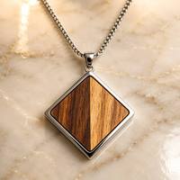 Collar con Colgante Cuadrado de Acero Inoxidable 316L Personalizado, Chapado en PVD de 18K, Cadena con Dije Geométrico de Doble División Diagonal, Venta al por Mayor OEM ODM