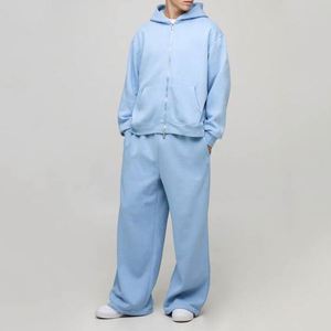 Ensemble de survêtement deux pièces pour homme, personnalisé, décontracté et confortable pour le quotidien, comprenant un sweat à capuche bleu ciel coupe carrée entièrement zippé et un pantalon de survêtement large long. - Product Image 1