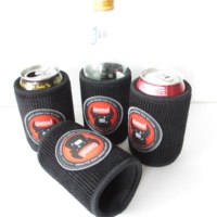Support de canette personnalisé en velours côtelé et néoprène avec logo en patch de caoutchouc, base antidérapante et coutures surjetées pour porte-canettes et refroidisseurs de canettes