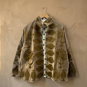 Chaqueta Bomber de Terciopelo Beige Unisex Premium, Bordado Floral Tradicional Hecho a Mano, Transpirable, Elegante, Manga Larga, Estilo Étnico, Otoño - Product Image 3