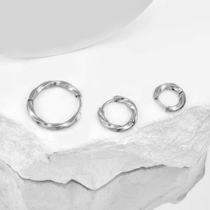 Boucles d'oreilles créoles tendance, minimalistes, rétro, style parisien, géométriques, étanches, en acier inoxydable plaqué argent, cadeau pour fête d'enfants - Product Image 3