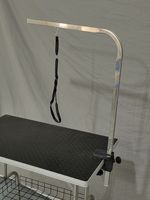 Table de toilettage pliable pour animaux de compagnie avec plateau antidérapant, table de beauté portable pour chien avec bras réglable et panier en maille