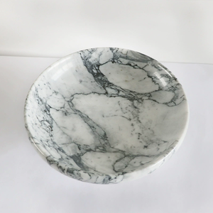 Ciotola per Frutta in Marmo Grigio Premium con Supporto in Legno, Centrotavola Decorativo Moderno Fatto a Mano, Organizzatore di Lusso per Cucina in Vendita - Product Image 3