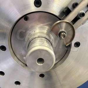 Machine de découpe automatique de tuyaux en silicone avec surface de coupe plate - Product Image 1