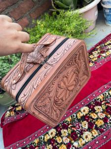 Sac à main bandoulière et épaule pour femme en cuir véritable fait main et laine aztèque avec franges - Product Image 4