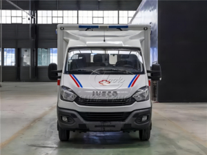 Ambulancia con Módulo I-VECO 4x4 Equipada con Alarma, Ambulancia con Advertencia Visible, Furgoneta Médica de Rescate - Product Image 4