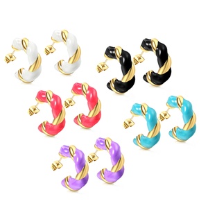 Orecchini a Cerchio Geometrici in Acciaio Inossidabile Placcati Oro 18k, Forma a C Intrecciata con Gocce Colorate, <span class=keywords><strong>Gioielli</strong></span> Unisex di Tendenza - Product Image 1