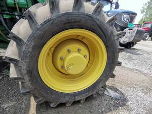 Tracteur <span class=keywords><strong>John</strong></span> and <span class=keywords><strong>Deere</strong></span> 6E-1404 à usage intensif: idéal pour le labourage à grande échelle des champs de maïs et la récolte du blé - Product Image 2