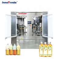 Machine de remplissage à chaud pour bouteilles PET de thé et de boissons 2000BPH, monobloc 3 en 1, remplisseur RCGF pour ligne de production de jus, de thé et de boissons