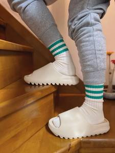 Chaussons de haute qualité, bout rond, semelle épaisse, respirants, antidérapants, légers, confortables, dessus en EVA, toutes saisons, pour hommes et femmes - Product Image 2