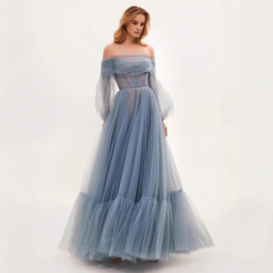 Vestido de Novia Azul con Hombros Descubiertos, Manga Larga de Malla, Cintura Imperio y Volantes, Estilo Cola de Sirena - Product Image 1