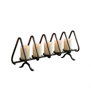Candelabro de Metal Negro para 5 Velas, Soporte Geométrico Triangular en Forma de Arco, Centro de Mesa para Mesa o Repisa - Product Image 1