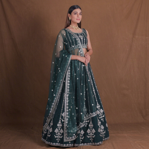 Ensemble Lehenga Choli Vert Émeraude Brodé à Séchage Rapide pour Femme, Tenue Traditionnelle Indienne de Mariage, Longueur au Sol, en Georgette, Coupe Classique - Product Image 1